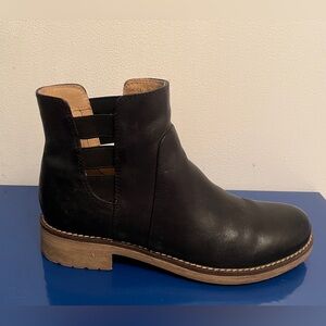 Geox New Virna Women's Ankle Boot with Elastic in black  size 9 ( 39)